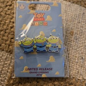 Disney Alien Pins